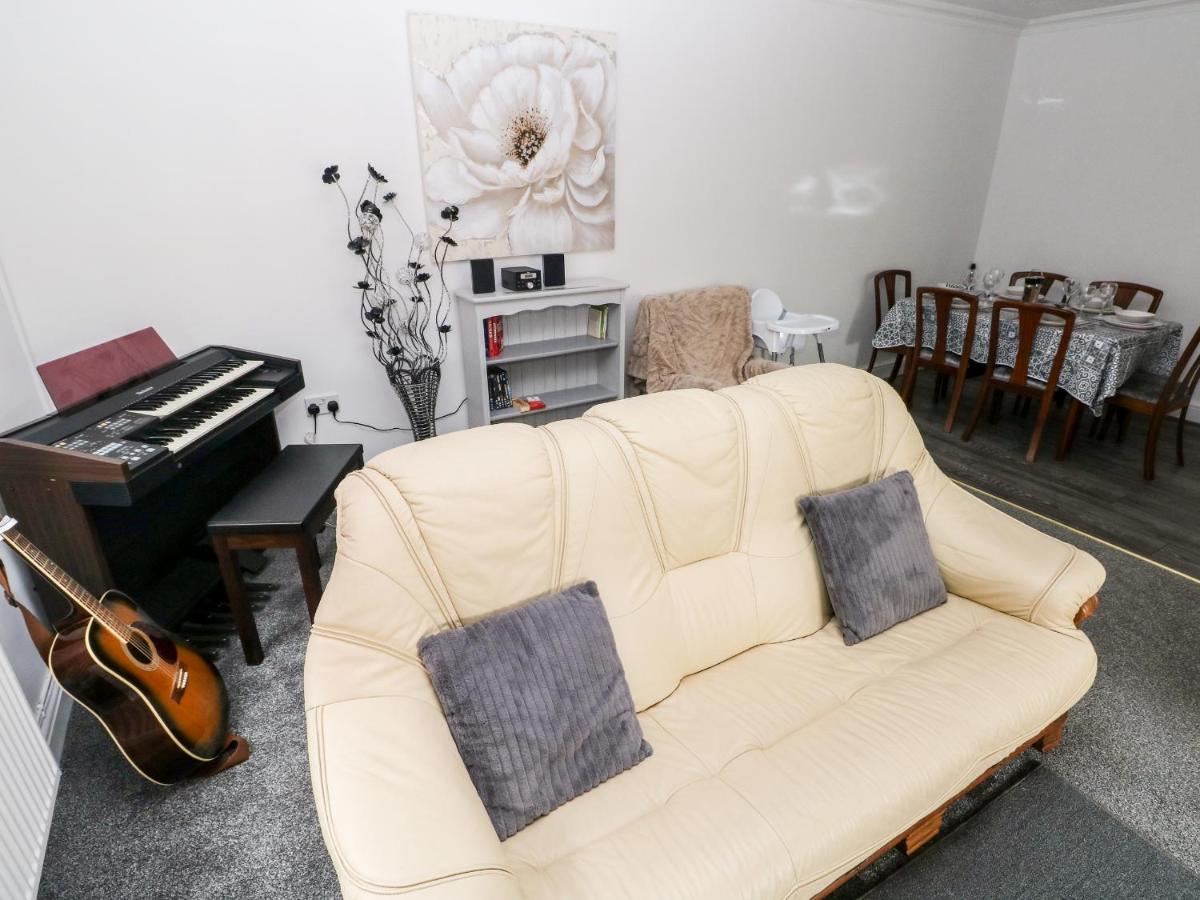 הוילה פמברוק דוק 23 Charles Thomas Avenue מראה חיצוני תמונה